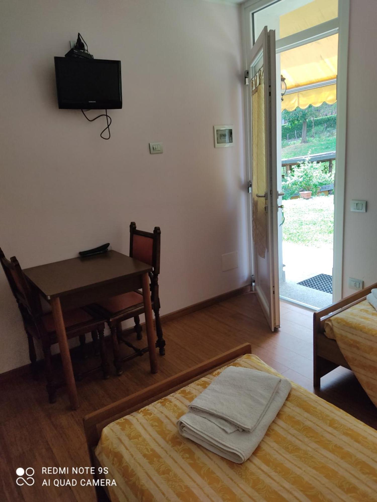 Agriturismo Villa Brugolta Lavena Ponte Tresa Quarto foto